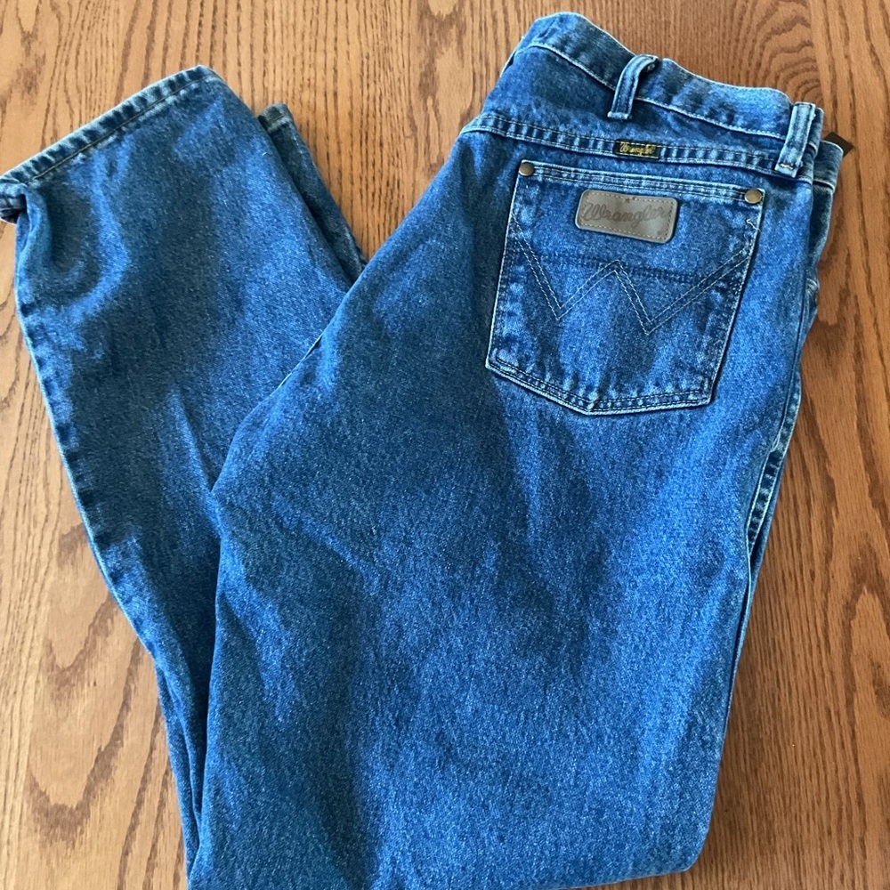 Wrangler George Strait cowboy cut collection Relaxed Fit Denim Jeans. Size 38